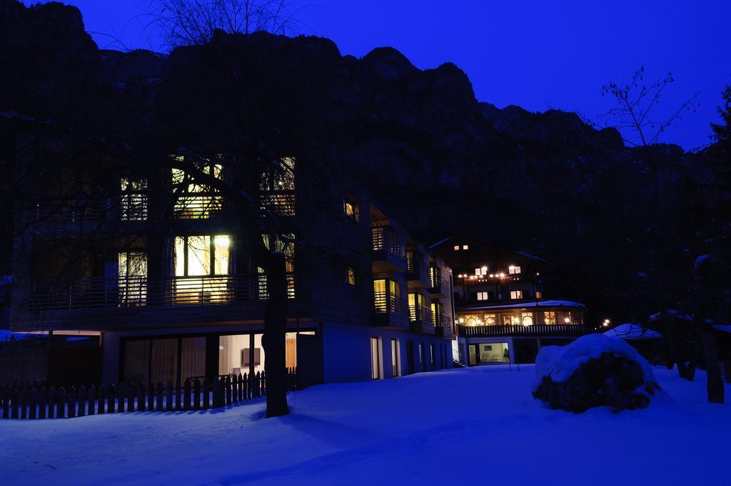 Hotel Pine Tires Eksteriør billede